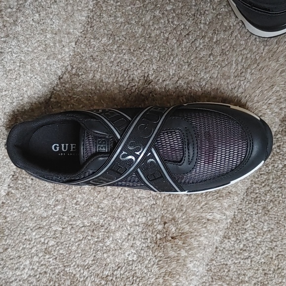 GUESS women Paulin Cross Strap Sneakers Sz 8 Black - Picture 7 of 9